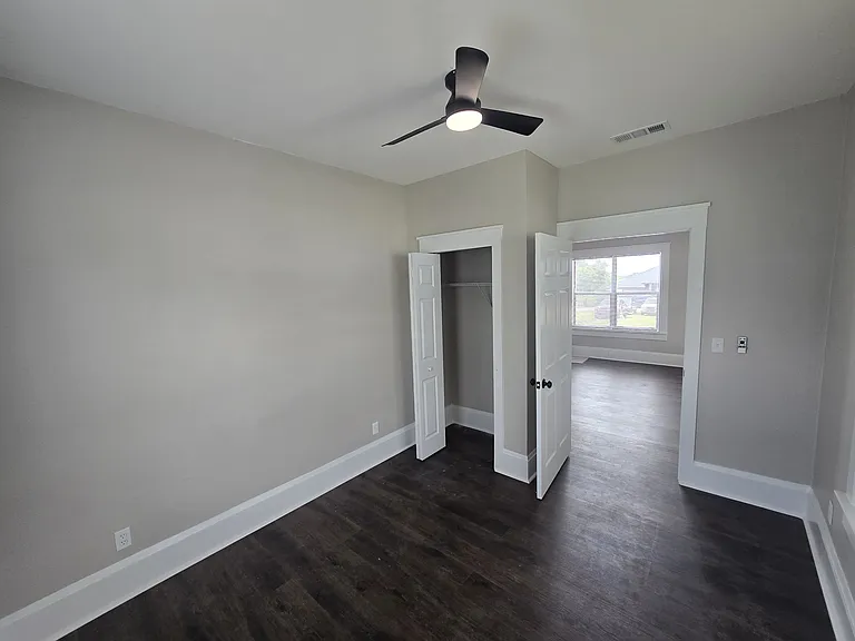 540 Park Ave — Photo 6