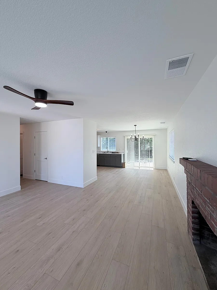 Building Photo - 1872 Shadowbrook Dr