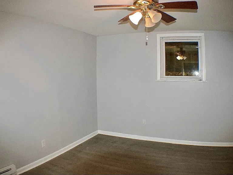 218 N Broadway St #4 — Photo 10