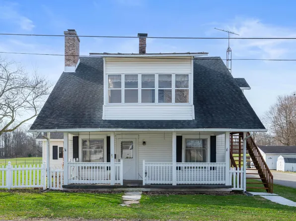 197 W 2nd St, Losantville, IN 47354