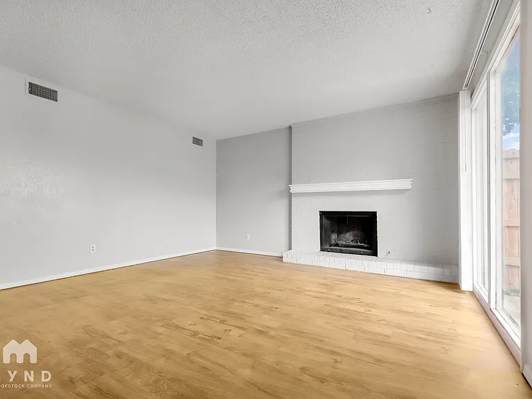 Del Estrado Townhomes — Photo 19