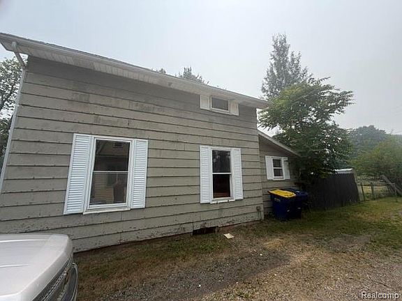 2nd image of 217 W McArthur St