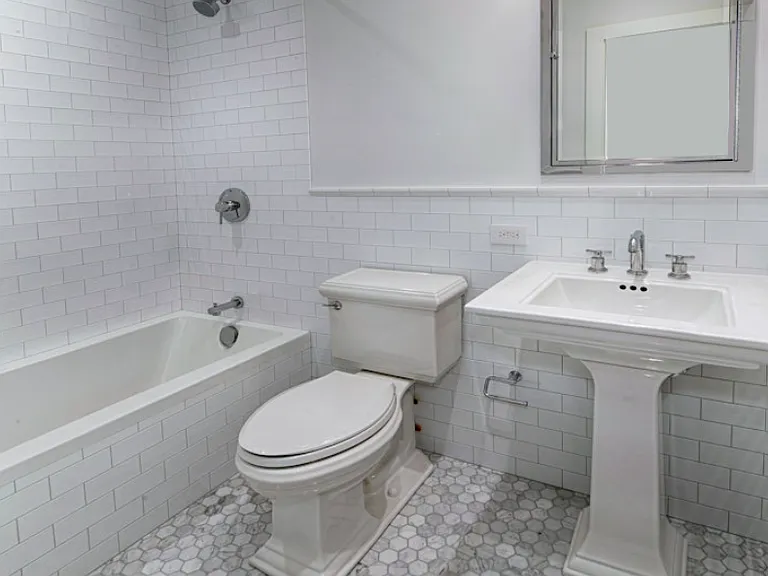 240 Centre St #4M — Photo 9