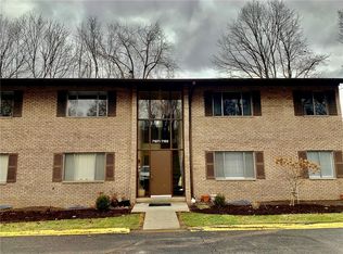 7127 Sanlin Dr, Coraopolis, PA 15108