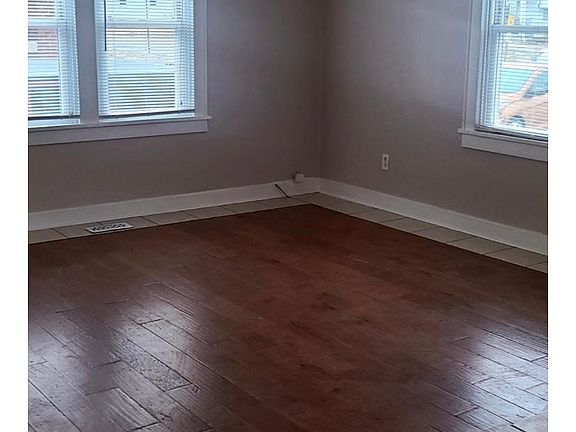 4th image of 3511 Coronado Dr