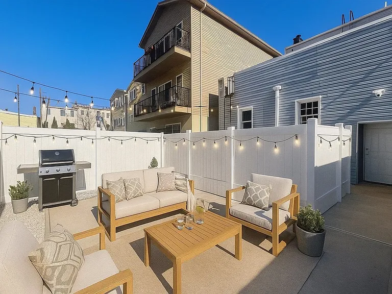 97 Saint Pauls Ave #1A — Photo 17