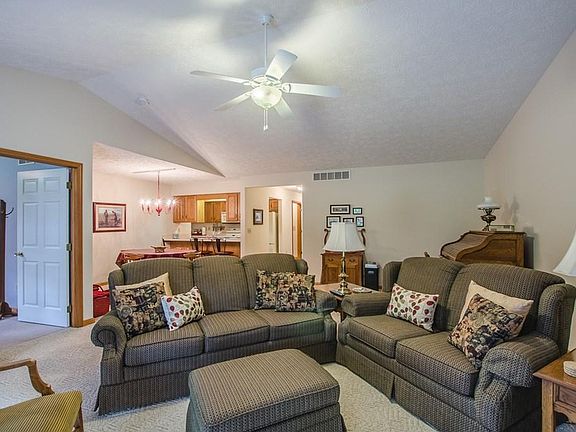 3rd image of 672 Yeager Dr