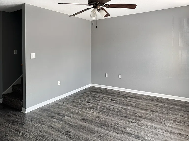 Willow Creek Townhomes — Photo 6