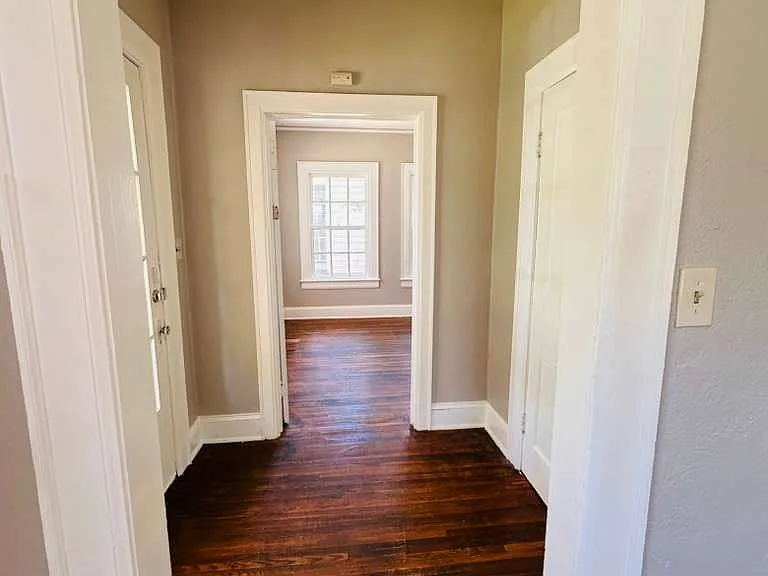 1921 James Ave — Photo 21