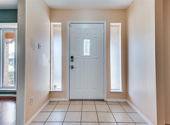 3rd image of 713 Sandlin Dr