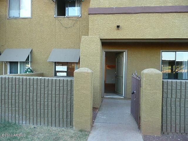 2nd image of 2540 W Maryland Ave APT 146