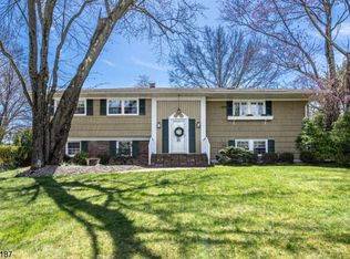 15 Union Rd, Parsippany, NJ 07054