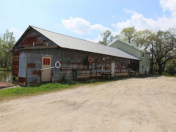 2nd image of 1204 Moss Ave