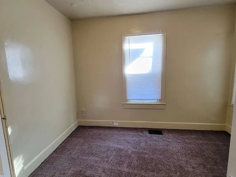 722 Lincoln St — Photo 4