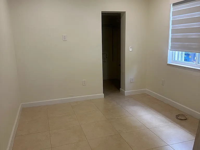 8541 SW 27th Ln — Photo 6