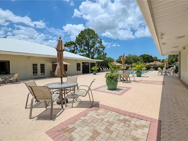 22589 Island Lakes Dr — Photo 42