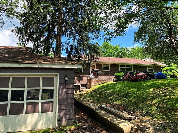 3rd image of 9 Boyd Dr