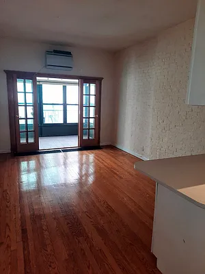 Rented by Green Line Realty | media 12