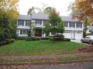 221 Allison Ct, Englewood, NJ 07631