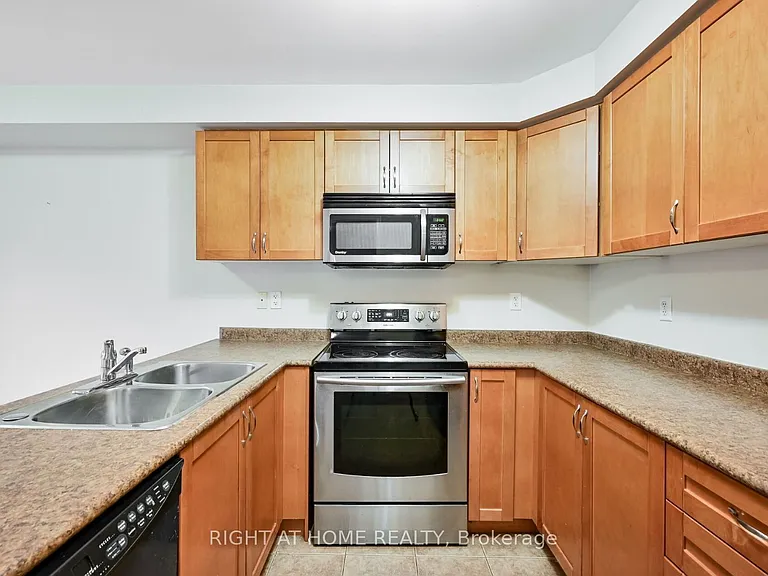 842 Luxton Dr — Photo 11