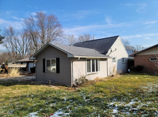 1204 Hunter St, Sterling, IL 61081