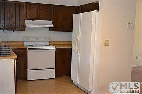 3rd image of 4683 Autumn Woods Way #4