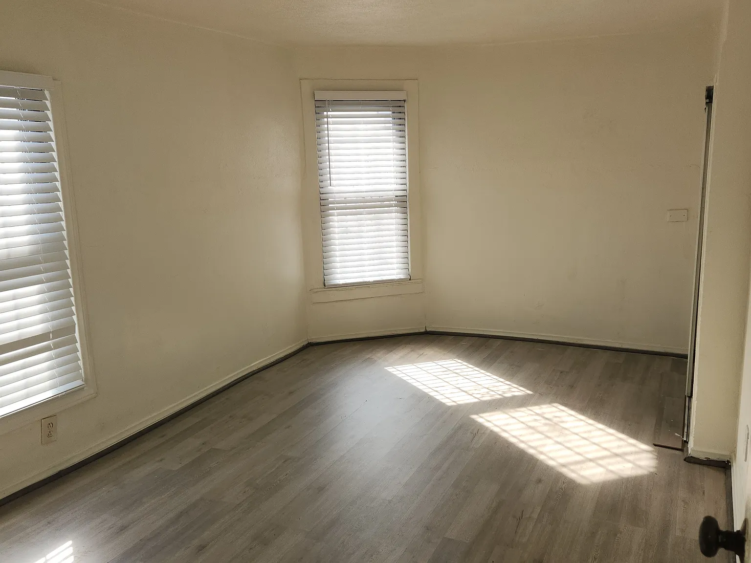 2 bed, 848 sqft, $2,400 — Photo 3