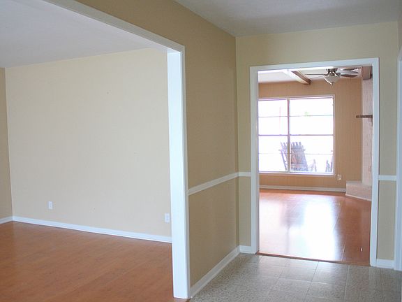 4th image of 3423 Royal Dr