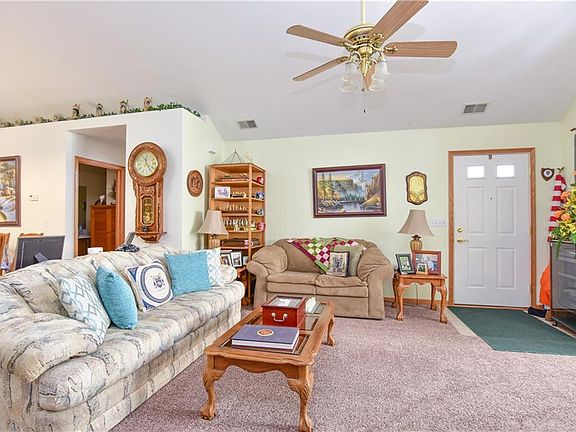 4th image of 1502 Timberline Dr