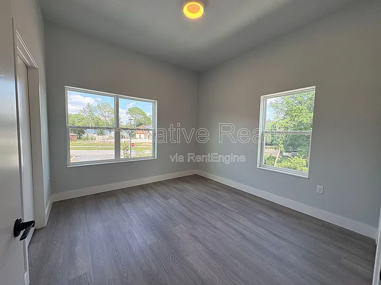 2240 Florida Dr #101 — Photo 12