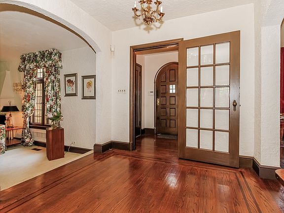 2nd image of 14 Paddington Rd