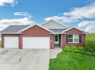 1201 Travertine Rd, Normal, IL 61761