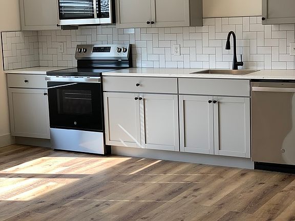 5th image of 723 Mount Vernon Ave #302
