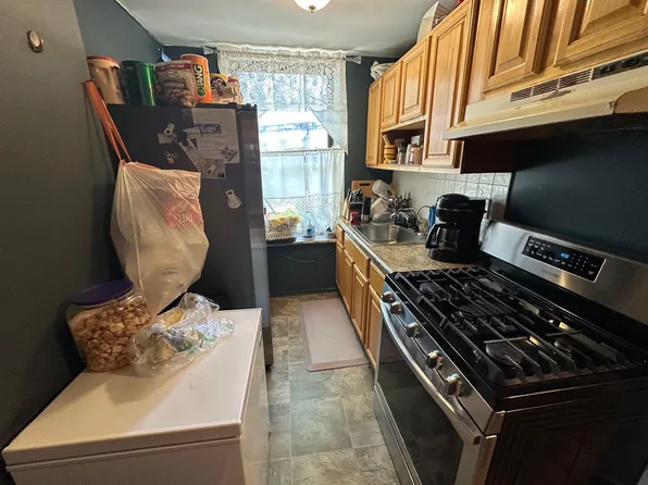 541 49th Street image 7 of 15