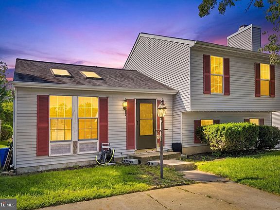 3rd image of 7 Briarleaf Ct