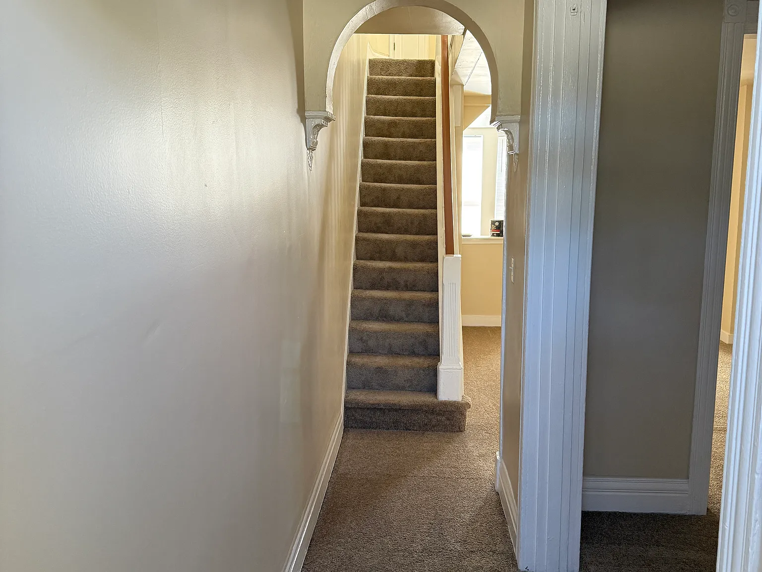 3 bed, 1300 sqft, $1,800 — Photo 2