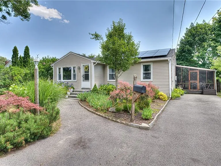 15 Whipple Ave — Photo 1