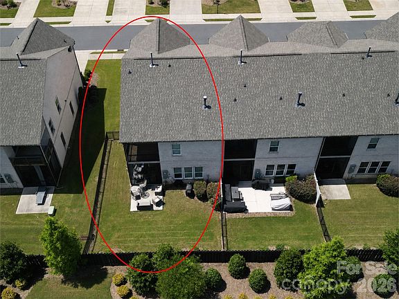 3rd image of 138 Heathbrook Ln