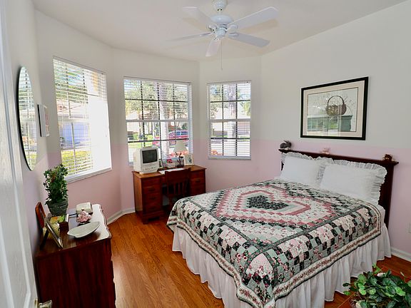Home For Sale In Valencia Pointe