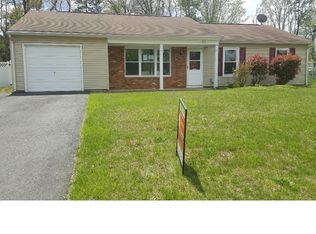 33 Avella Ln, Sicklerville, NJ 08081