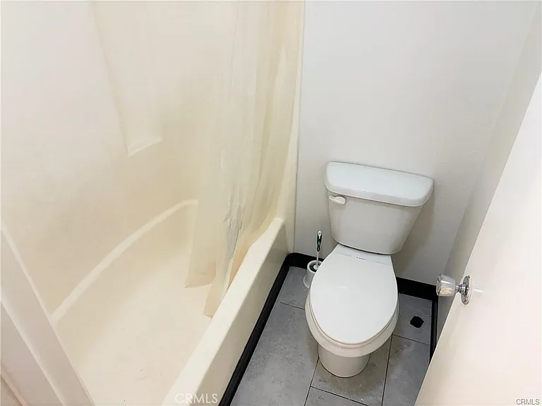 5585 E Pacific Coast Hwy #125 — Photo 20