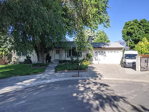3533 S Park Pl Photo 1
