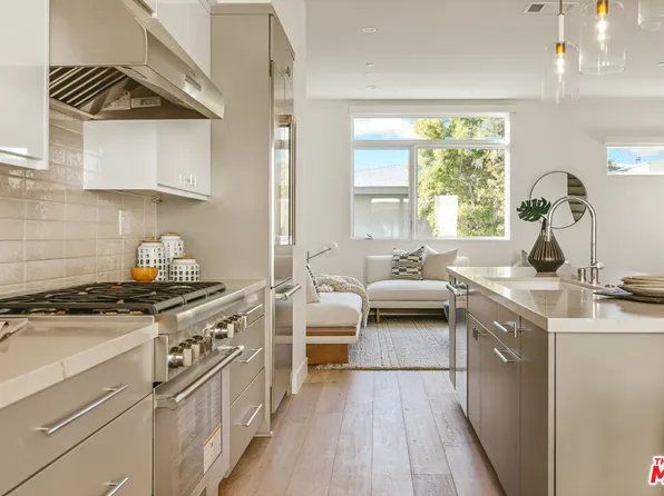 3218 S Barrington Ave, Los Angeles, CA 90066