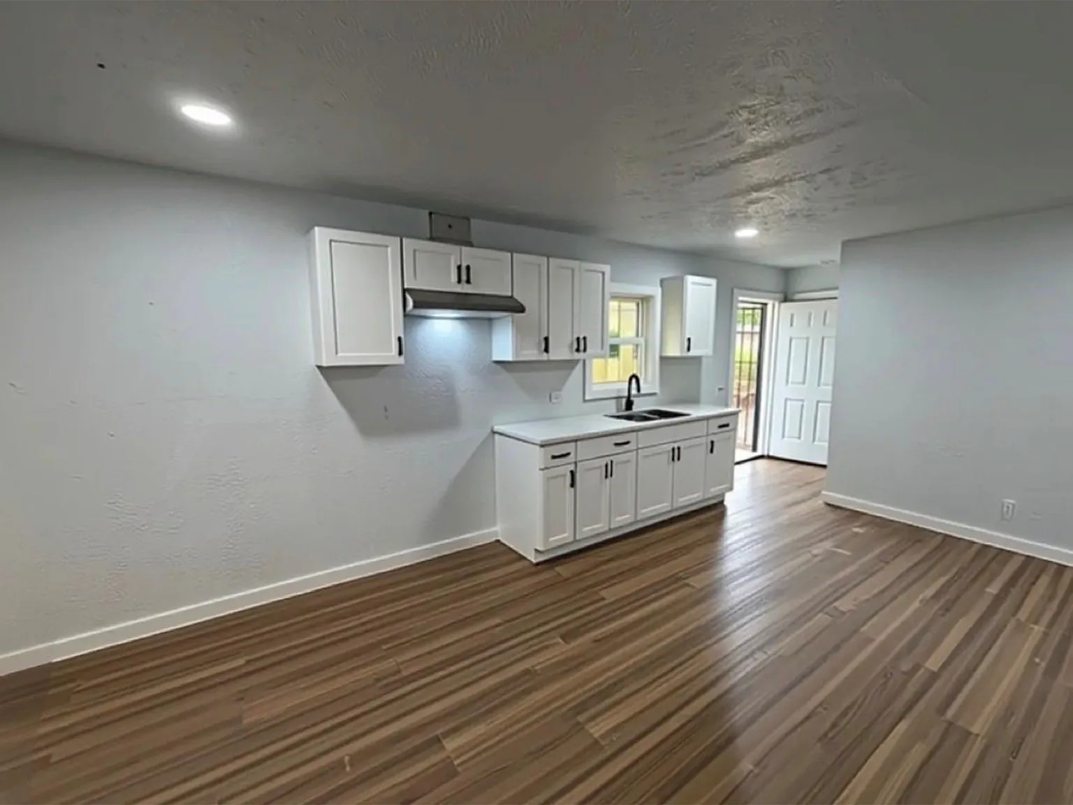 4 bed, 2.5 bath, 1248 sqft, $1,850 — Photo 3