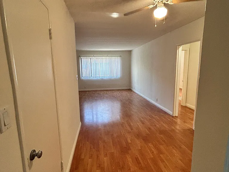 5935 Buffalo Ave #5937-1/2 — Photo 7