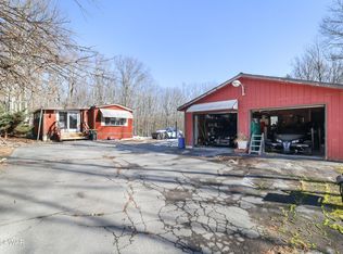 105 Spruce Dr, Shohola, PA 18458