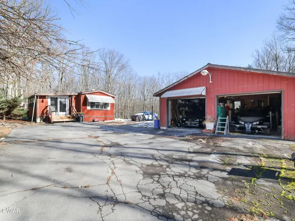 105 Spruce Dr, Shohola, PA 18458