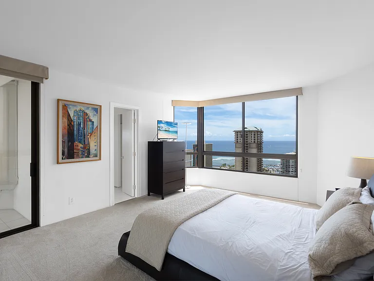 Second bedroom with views!