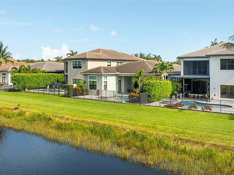 9529 Eden Roc Ct — Photo 62