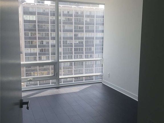 2nd image of 15 Grenville St #1509